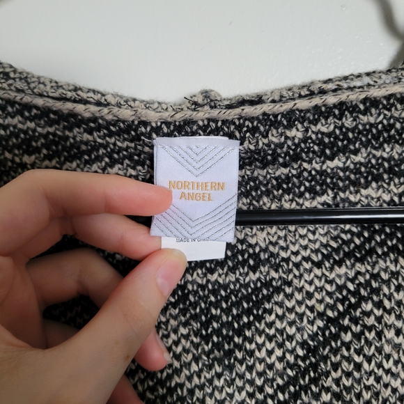 Northern Angel Cardigan - Picture 2 of 6